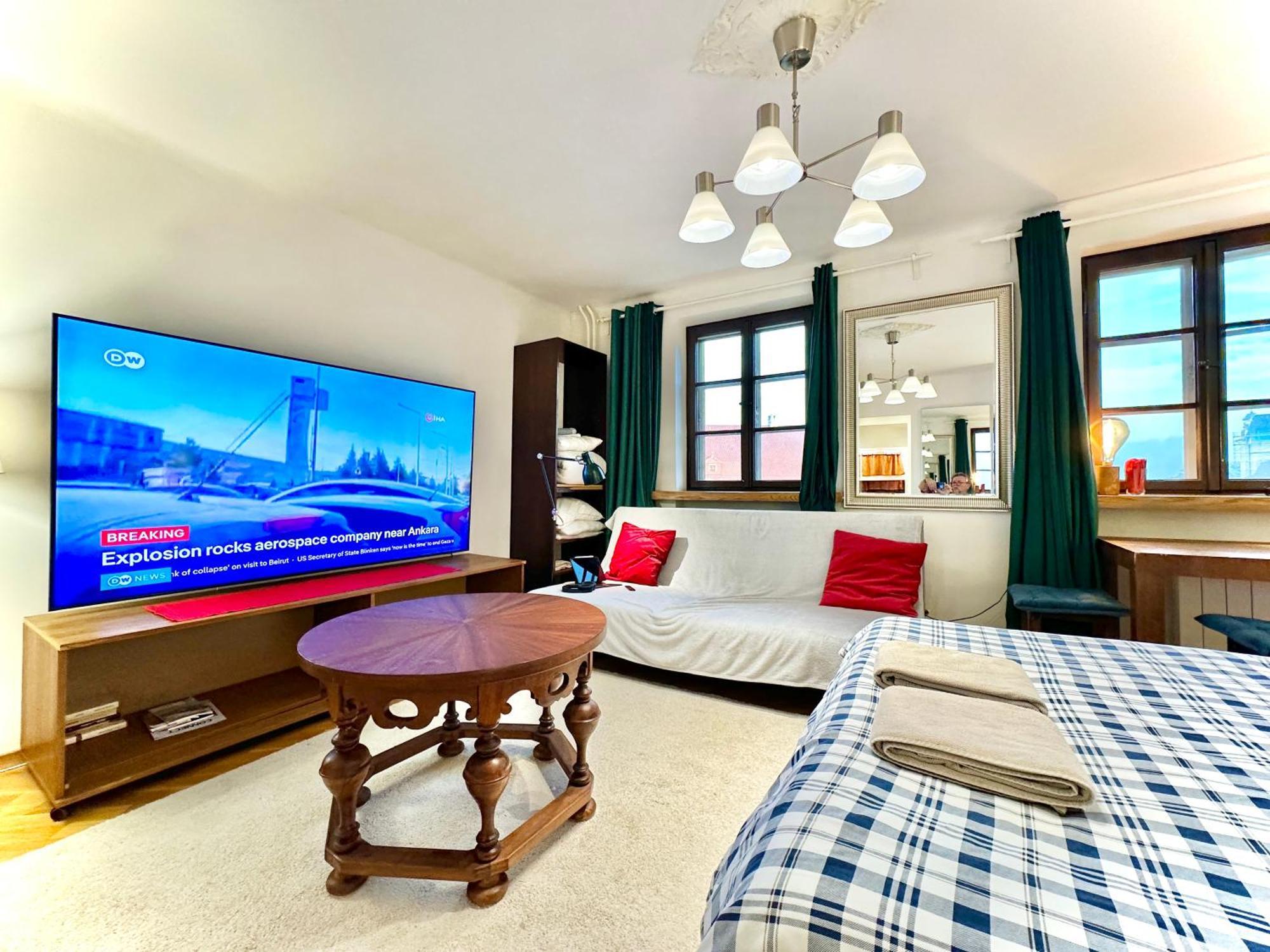 Old Town Best View Wifi 300 Mb/S Huge Screen Netflix Appletv Amazontv Варшава Екстер'єр фото